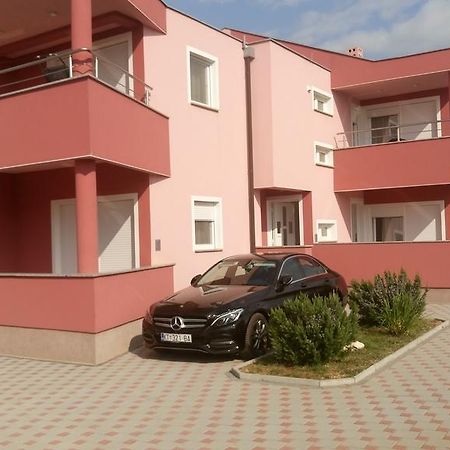 Apartments Vladimir Privlaka  Exterior photo