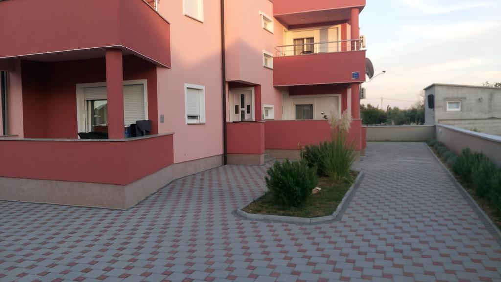 Apartments Vladimir Privlaka  Exterior photo